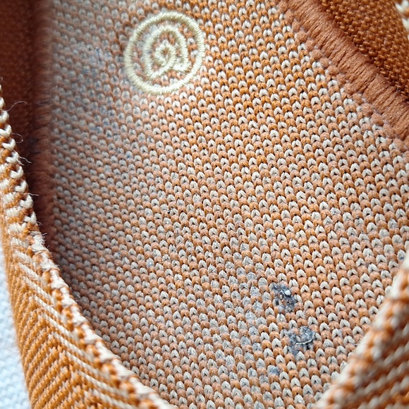 ROTHY'S round toe, ochre with blue accent, W7.5 - Picture 8 of 9